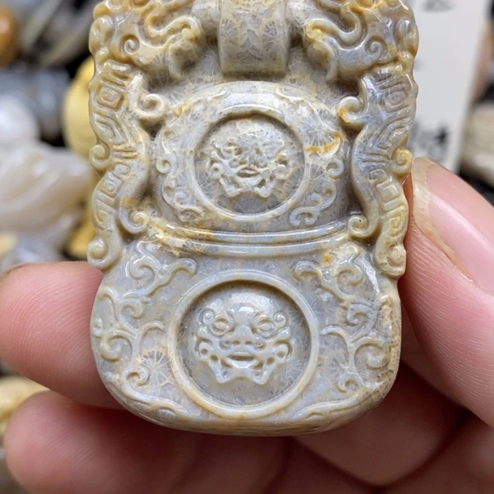 硅化珊瑚（珊瑚玉）未镶嵌颈饰