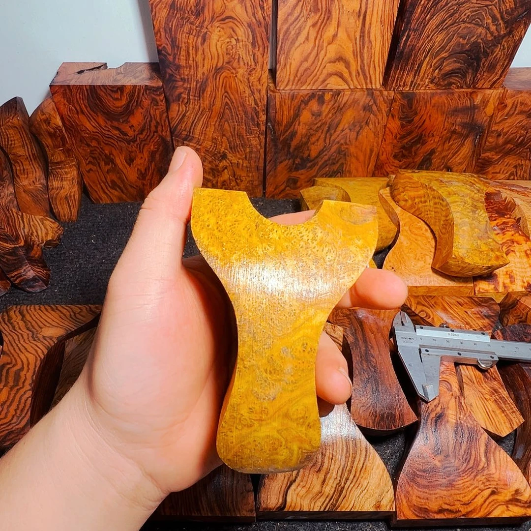 侯***室黄花梨/降香黄檀285