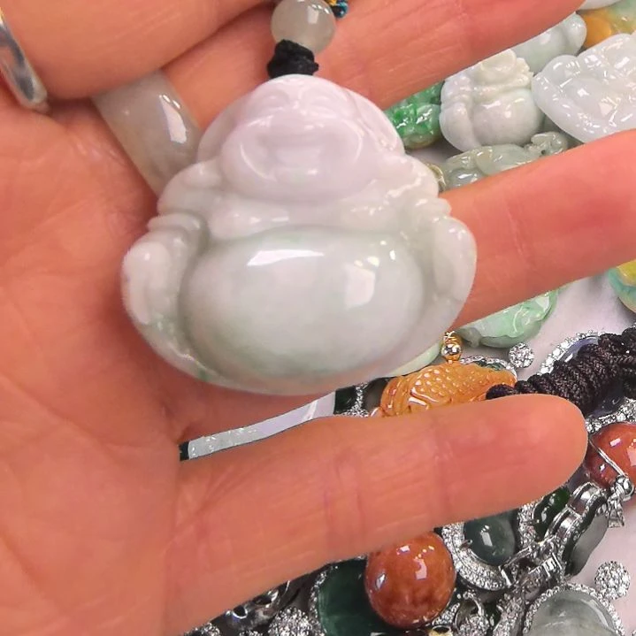 翡翠颈饰未镶嵌佛公吊坠