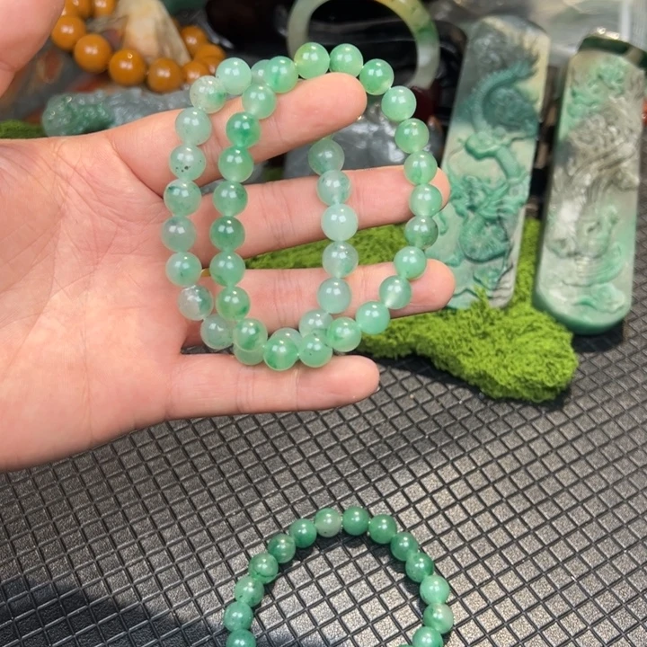 优***猪石英质玉（非洲翠）未镶嵌吊坠