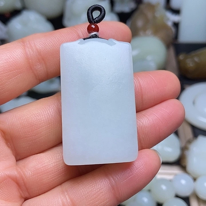 吊坠(不含链)未镶嵌和田玉方*