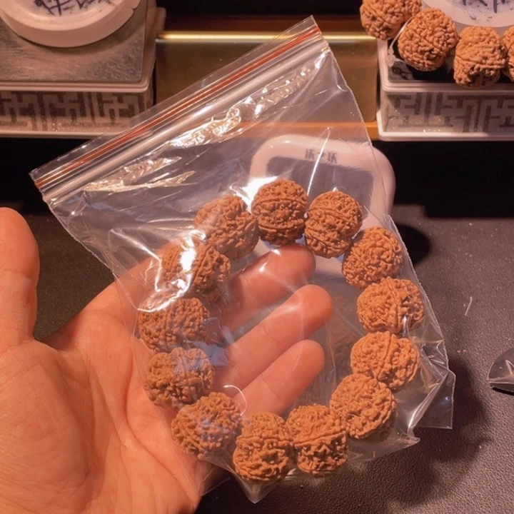 随***。手串金刚菩提这个