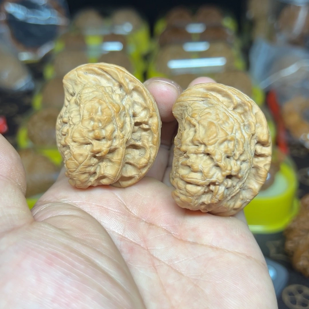 桃核把件座山雕尺寸