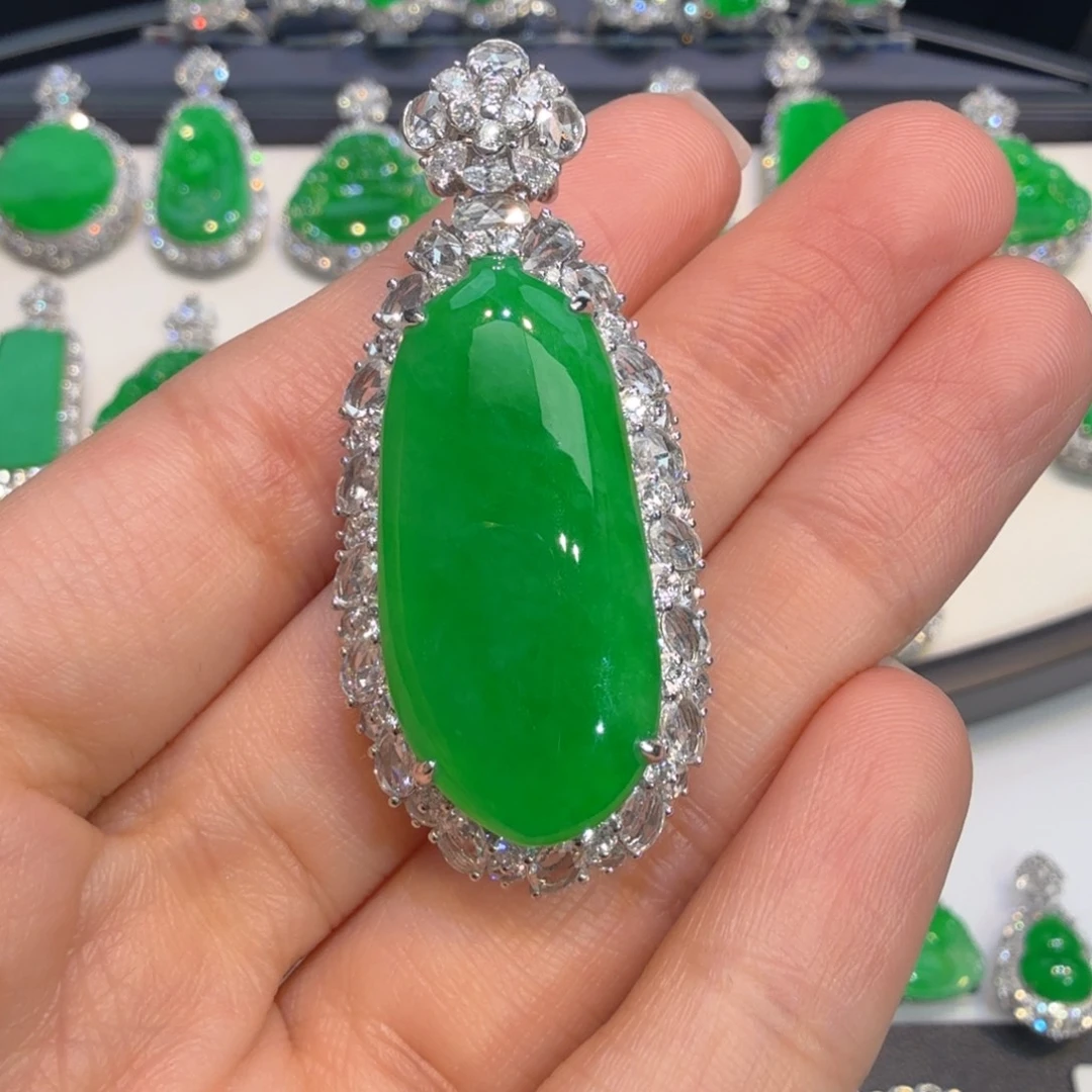 翡翠18K金镶嵌颈饰收到货48小时鉴赏期