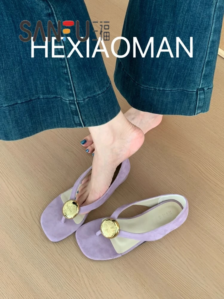 爆款软底5cm内增高金属圆扣夹趾凉鞋女2025年夏季新款银色凉拖鞋