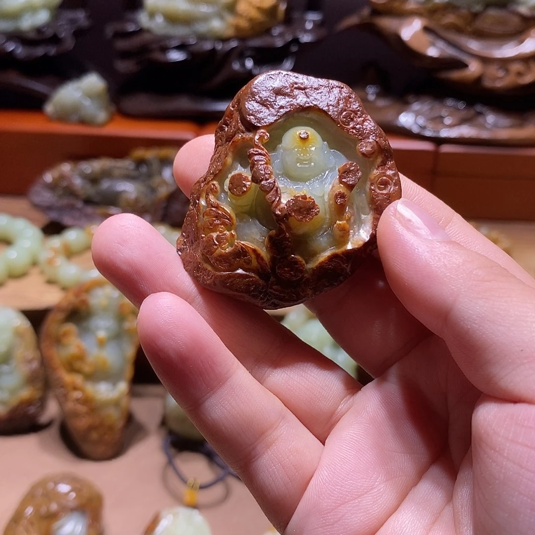 突***突岫岩河磨玉（透闪石质玉）未镶嵌珠宝奇石