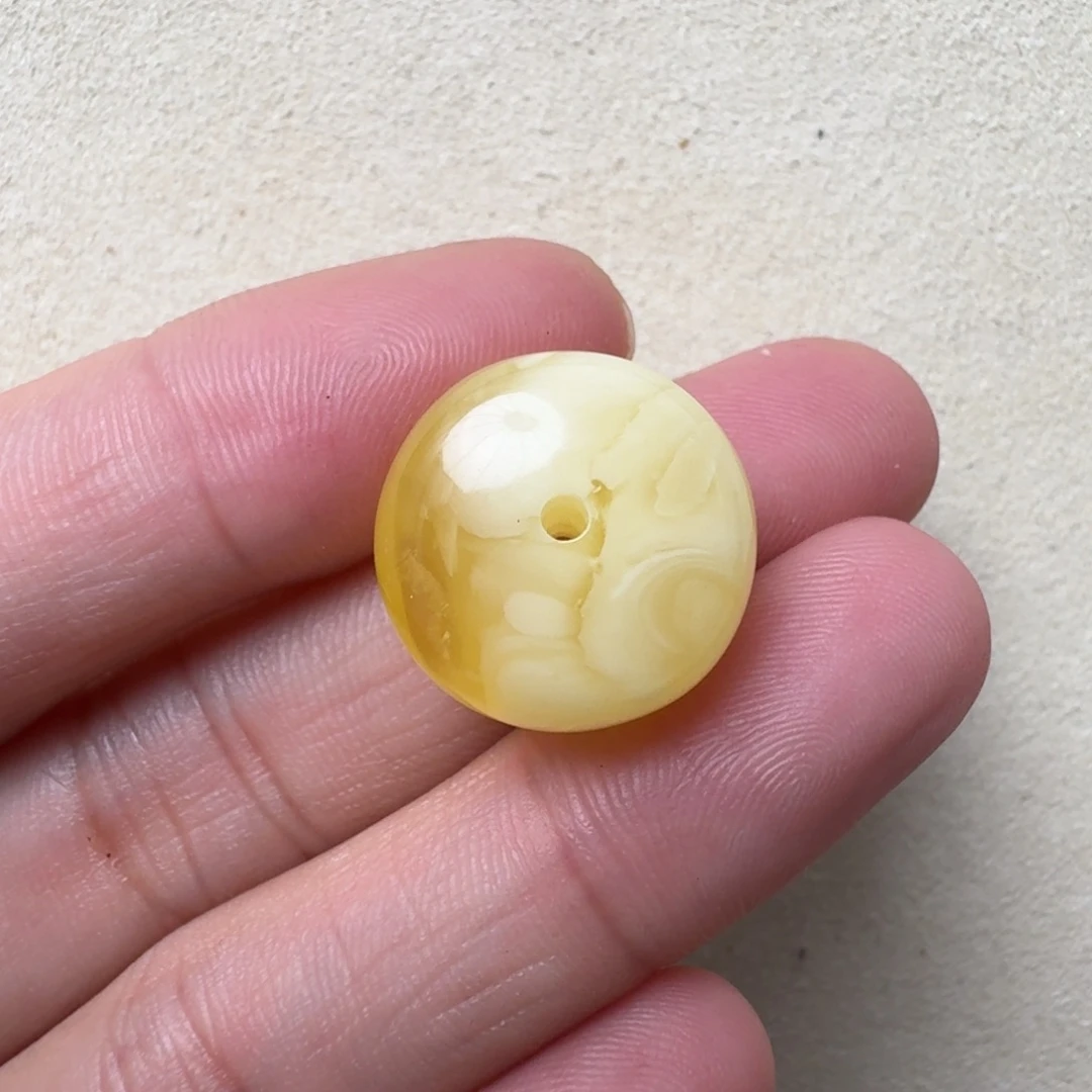 蜜蜡未镶嵌珠宝奇石超过七天不退不换，有瑕疵