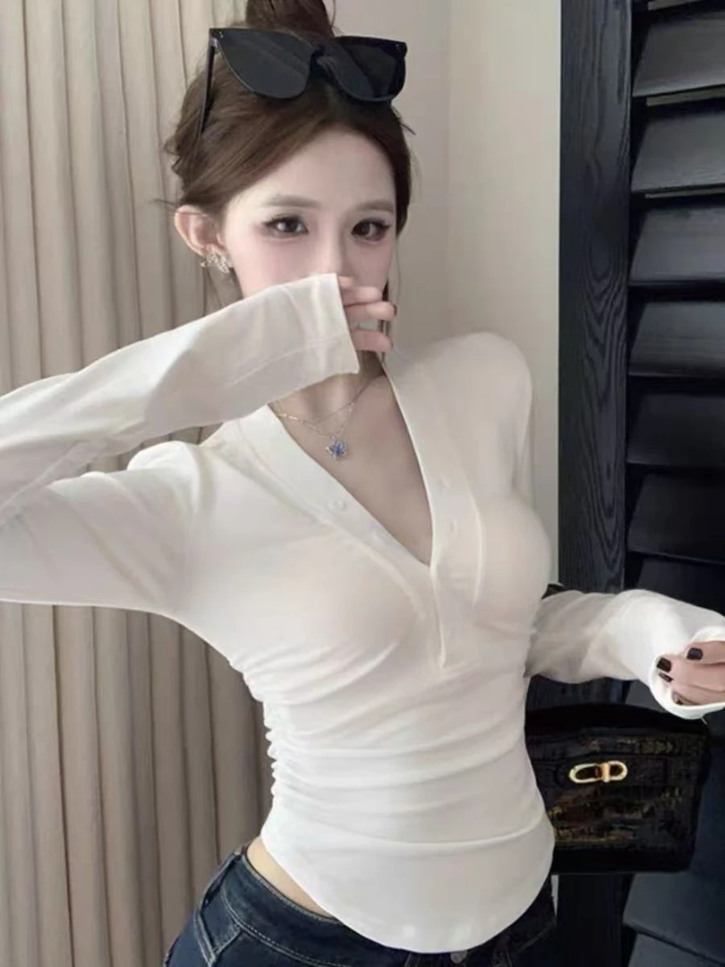 2025秋冬新款V领设计款打底衫长袖显瘦修身百搭简约上衣女