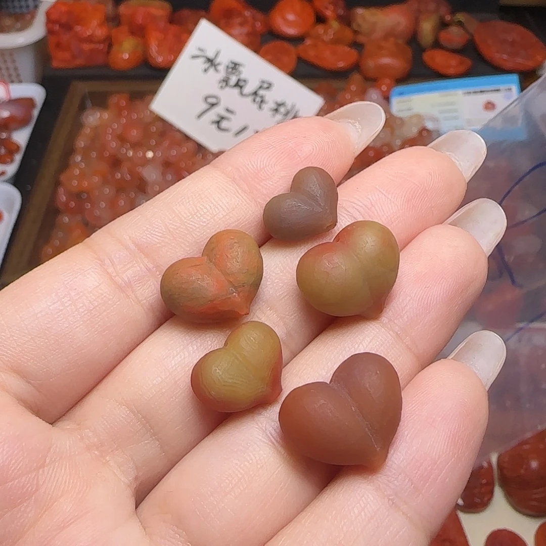 南红玛瑙未镶嵌颈饰