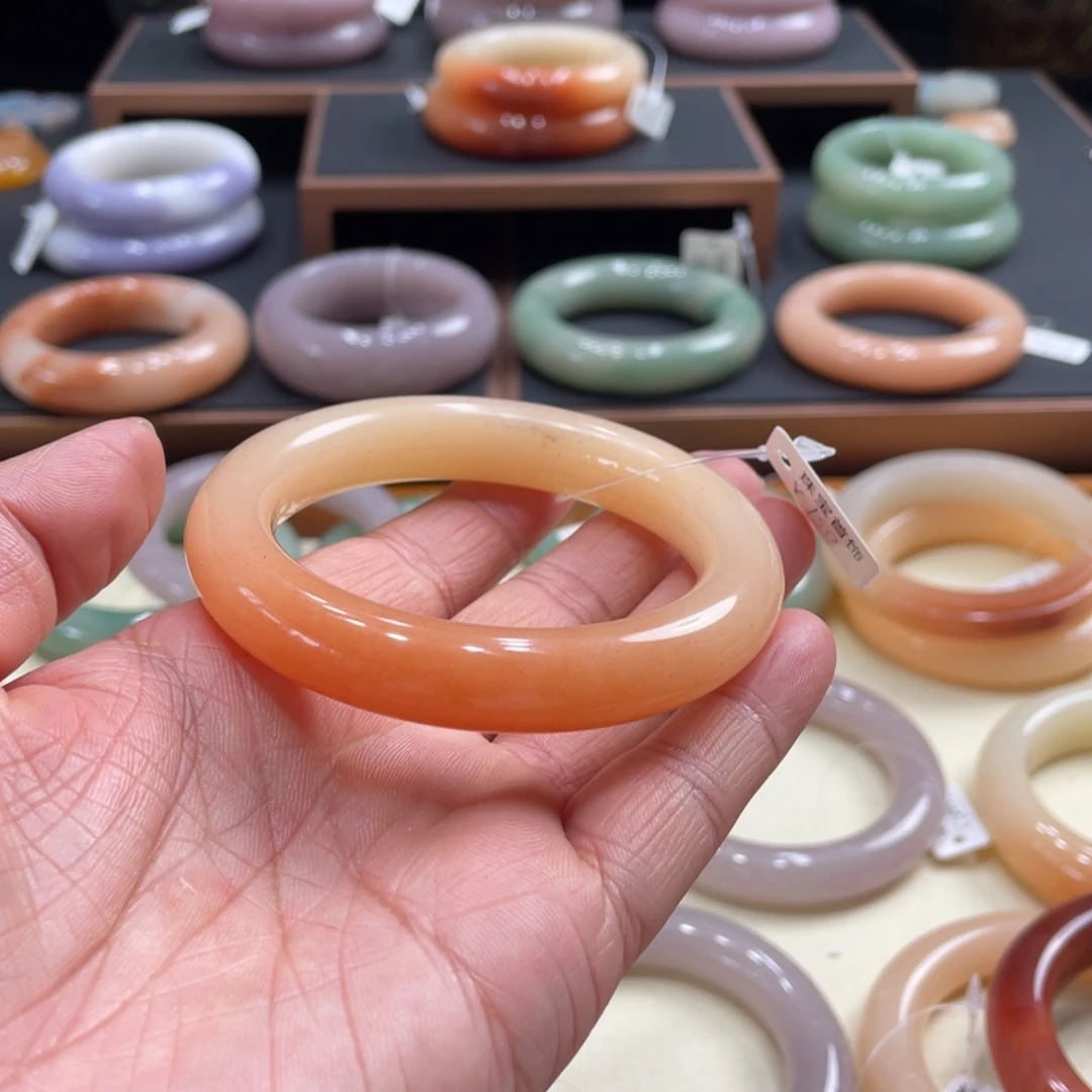 石英岩玉手镯未镶嵌安