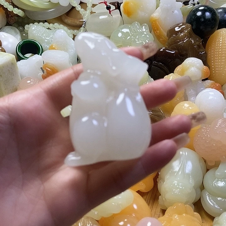 完全开放手把件鼠