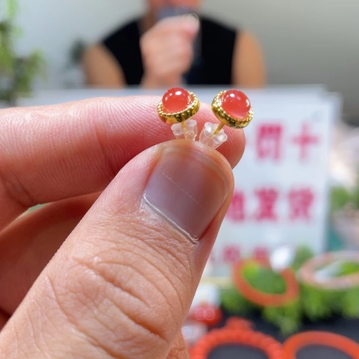 南红玛瑙冰粉耳钉银S925镀金镶嵌