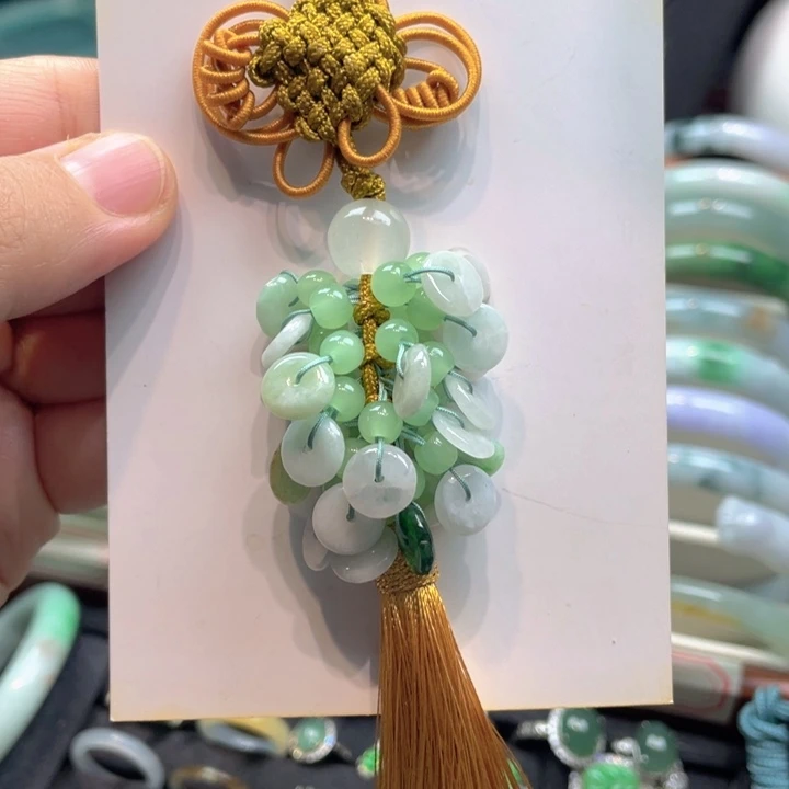 翡翠未镶嵌颈饰翡翠车挂福利