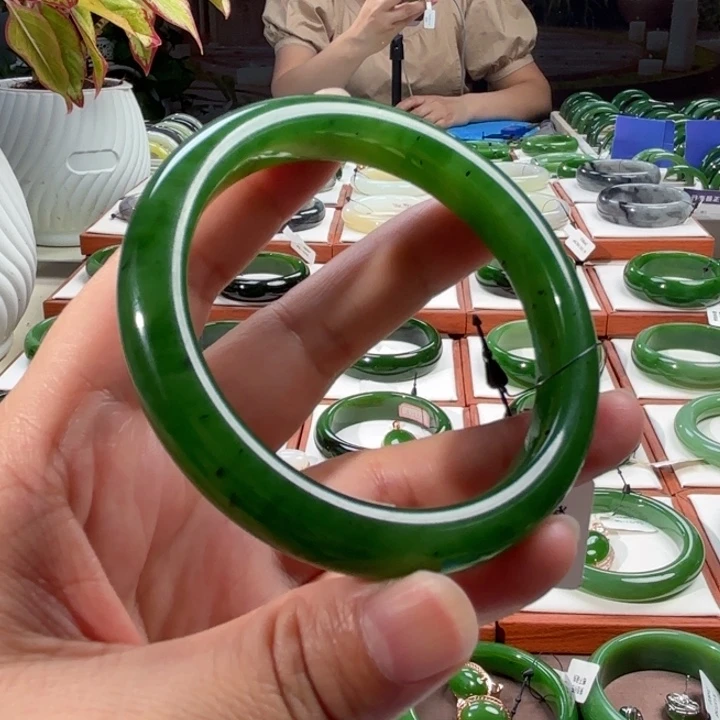 和田玉（碧玉）手镯未镶嵌