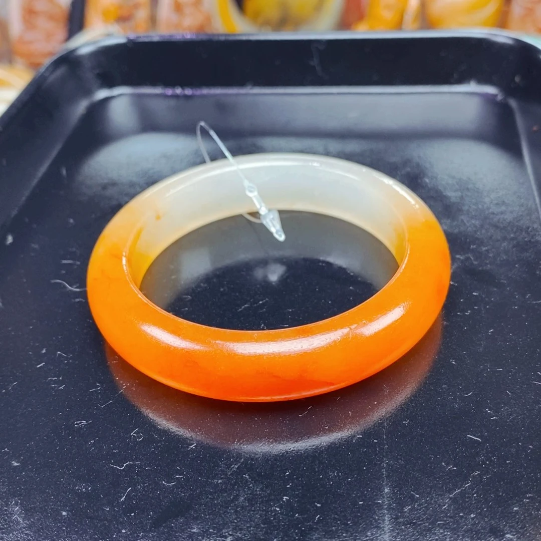 石英质玉（黄龙玉）未镶嵌颈饰