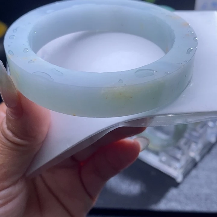 定制翡翠未镶嵌翡翠手镯
