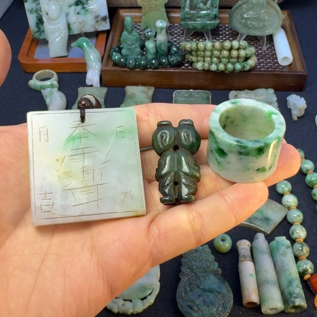 翡翠颈饰未镶嵌G****5翡翠颈饰未镶嵌..