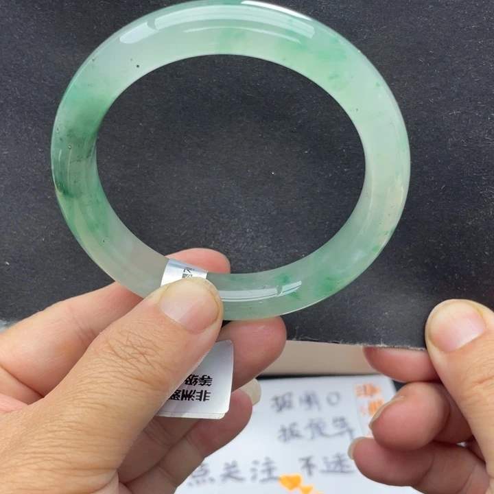 石英质玉未镶嵌手镯58/59