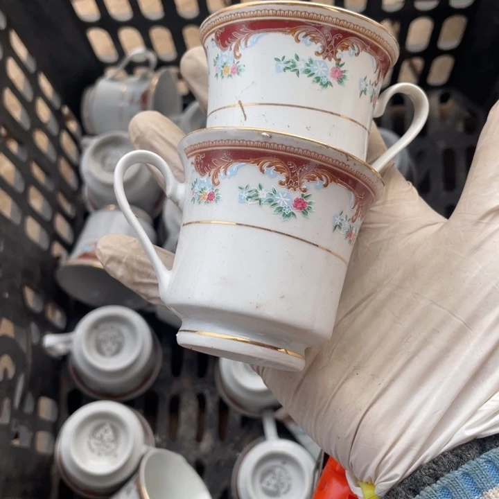 其他盘子碗砂锅都有