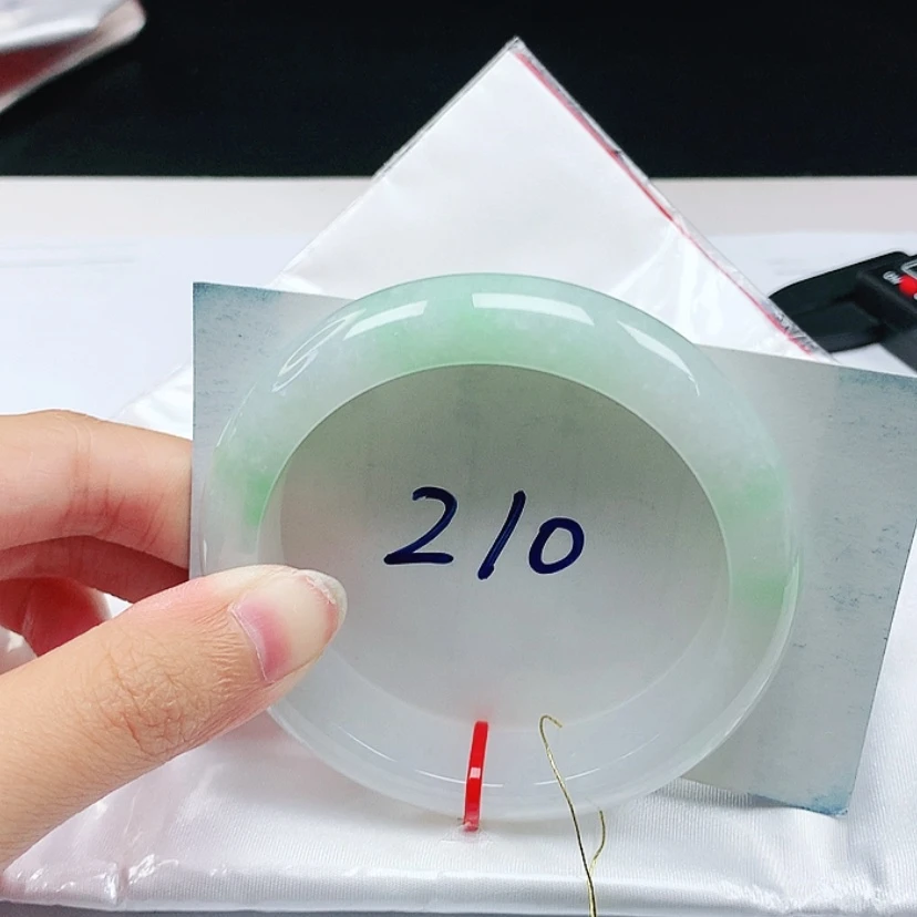 【闪购商品】翡翠手镯未镶嵌56.2圈