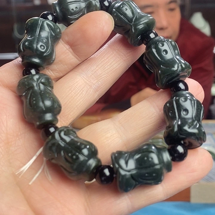 和田玉未镶嵌手串