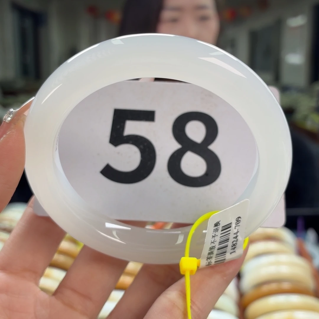 Y***L和田玉未镶嵌手镯