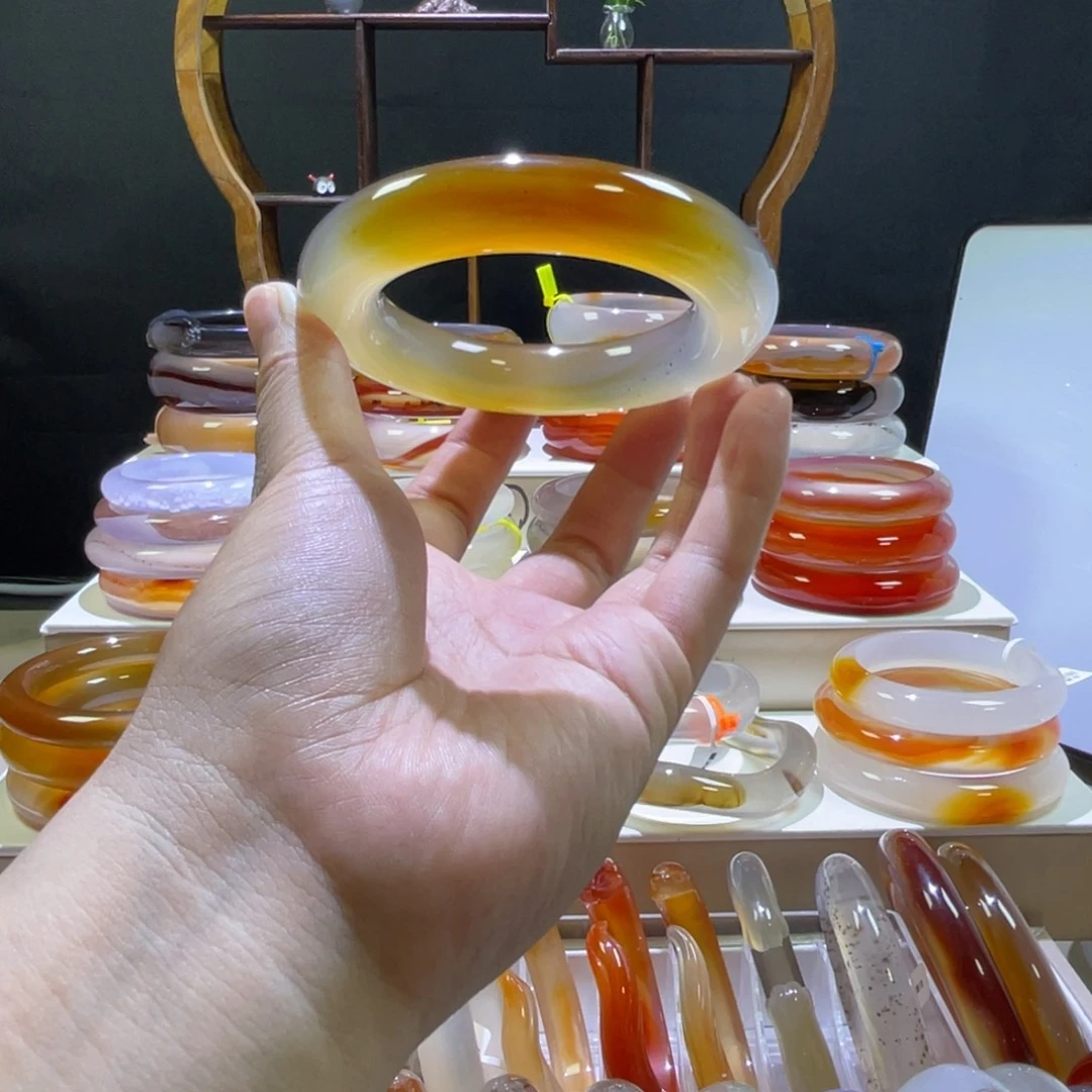 玛瑙/玉髓手镯未镶嵌