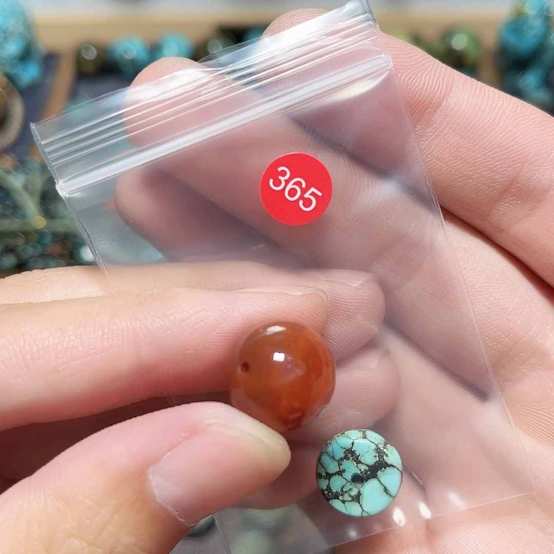 苗***口玛瑙/玉髓未镶嵌圆珠桶珠老型手串！！