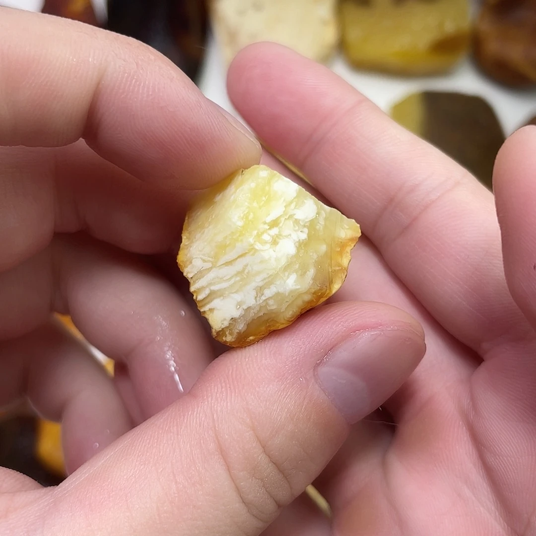 定制琥珀未镶嵌原矿蜜蜡