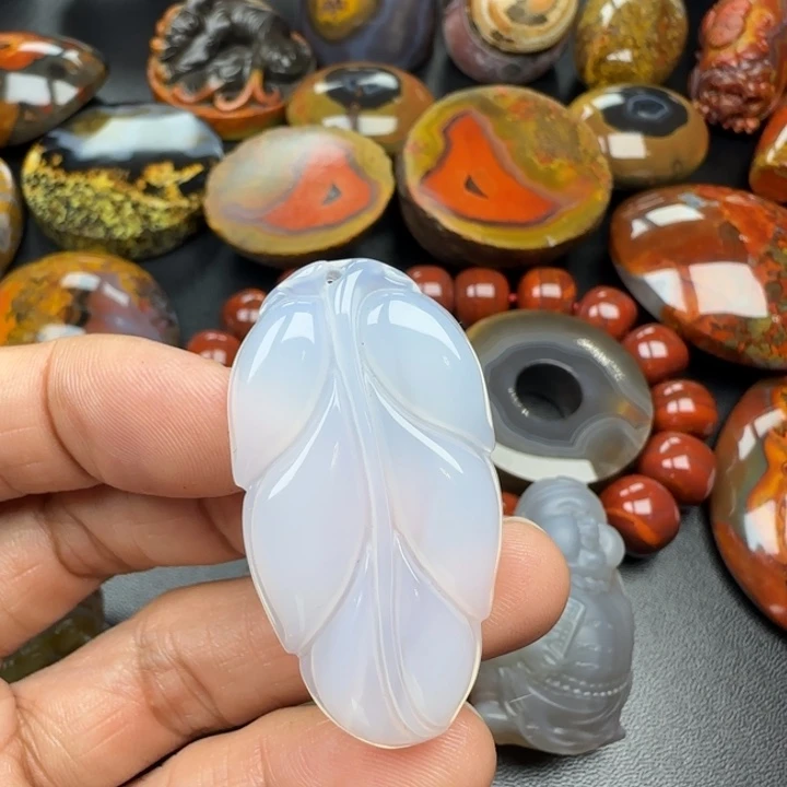 聪***颖玛瑙/玉髓未镶嵌原矿玛瑙项链牌子