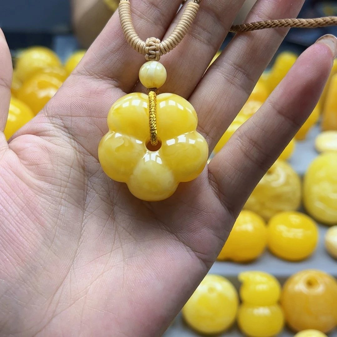 蜜蜡未镶嵌珠宝奇石