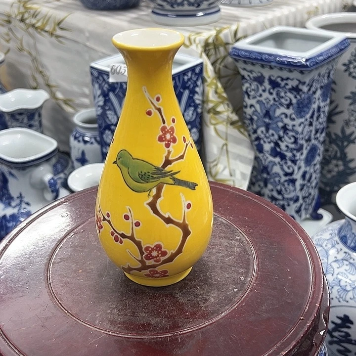 摆件手工手绘高温釉下彩家居摆件，花瓶