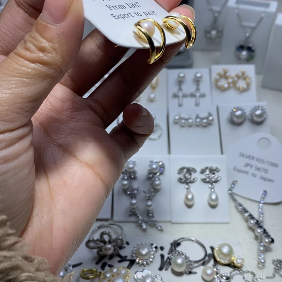 淡水珍珠耳饰未镶嵌