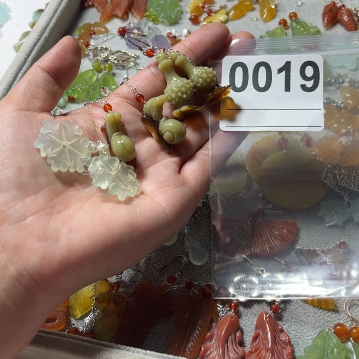 海***浪蛇纹石玉合金耳饰