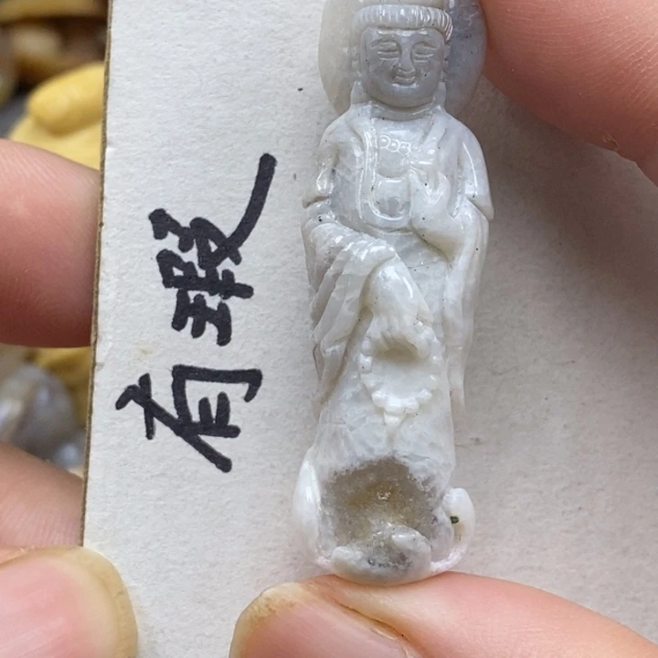 硅化珊瑚（珊瑚玉）未镶嵌颈饰