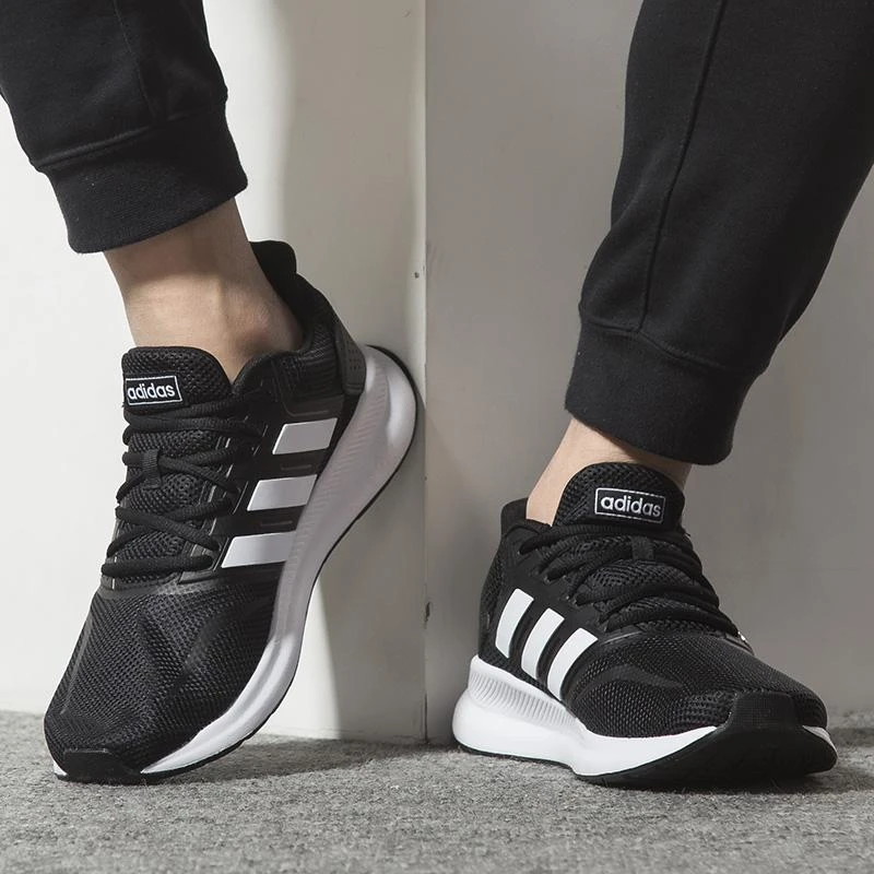 【无盒】adidas 防滑耐磨低帮跑步鞋男款黑白透气夏天F36199