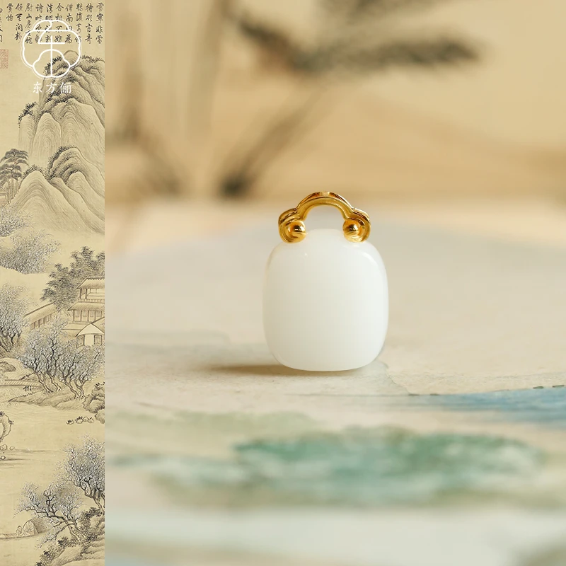 东方俪DOFUNLY【月无声】和田玉无事牌18K金设计款吊坠WYDZ浮岚