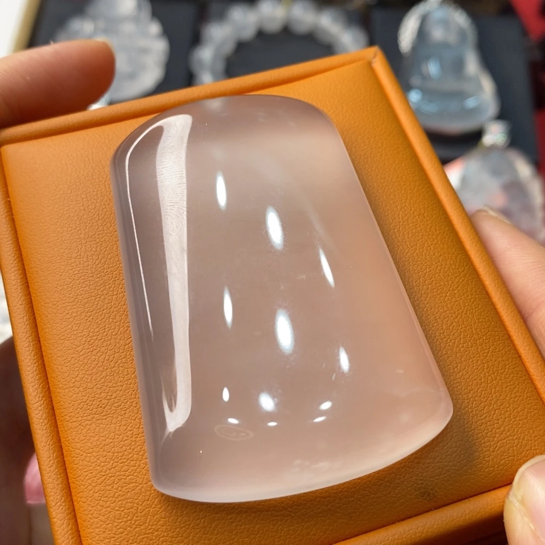 刀***家石英质玉未镶嵌吊坠