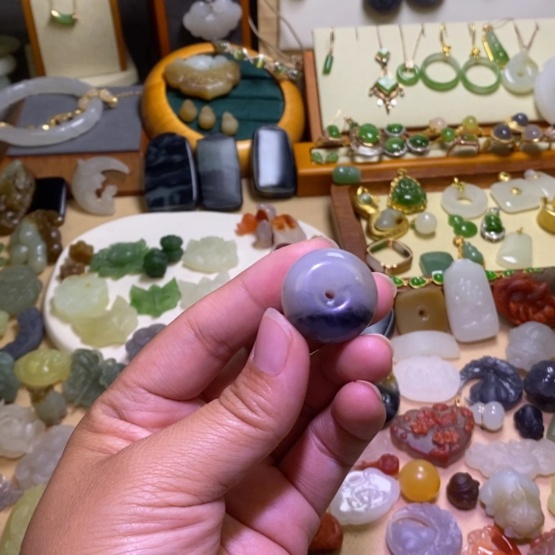 和田玉未镶嵌颈饰毛*酱