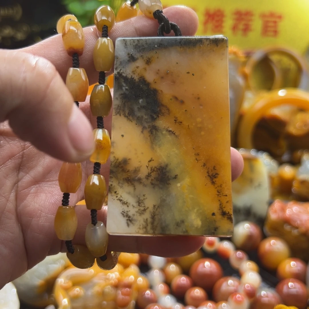 石英质玉未镶嵌颈饰