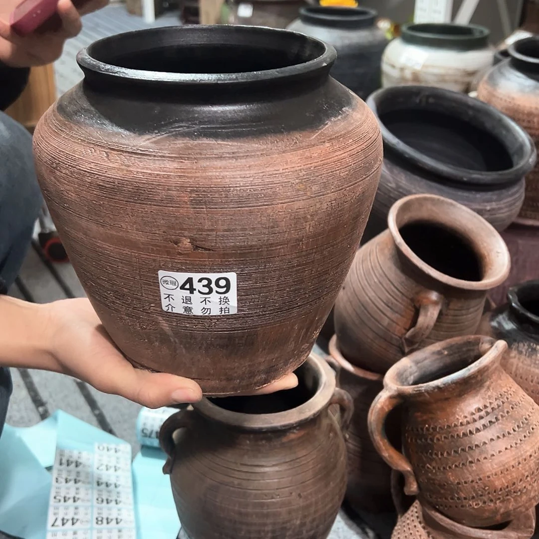 红陶瑕疵红色坛子439