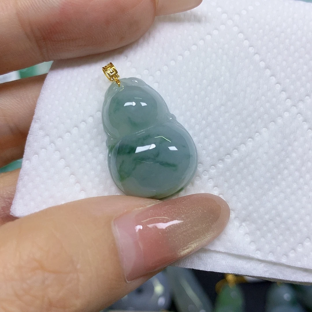 颈饰18K金镶嵌翡翠挂件