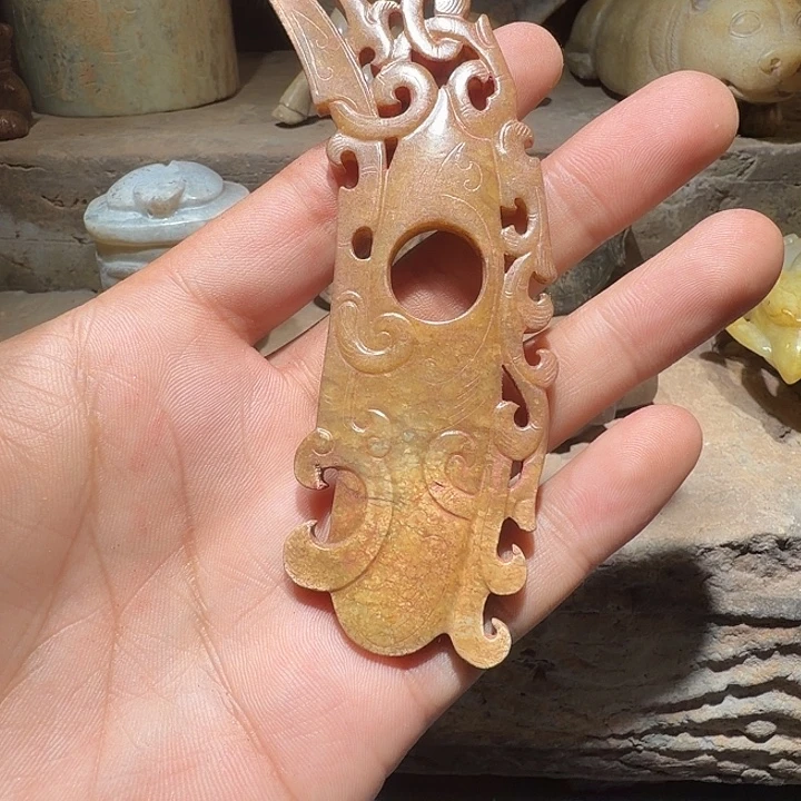 依***古和田玉（糖玉）未镶嵌颈饰