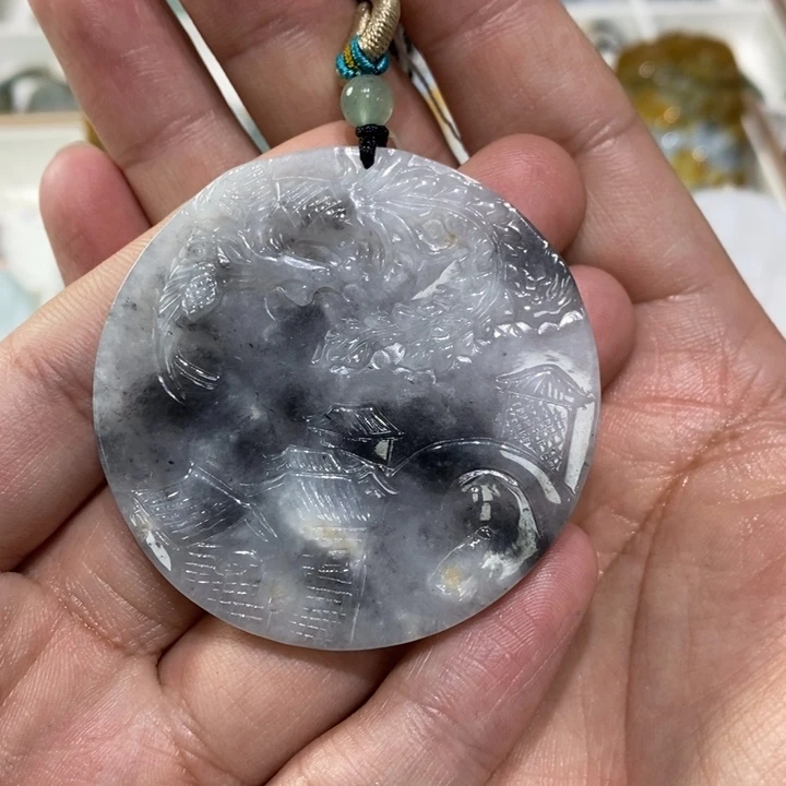 翡翠颈饰未镶嵌翡翠