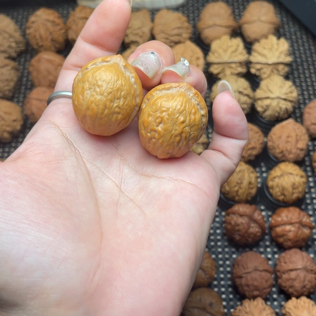 彪****你文玩把件野生大龙珠