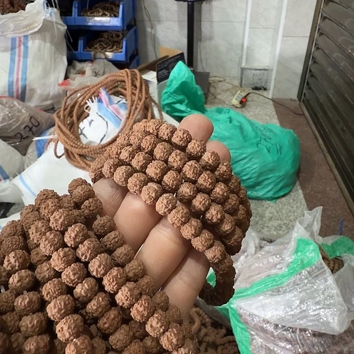 金刚菩提吊坠凹底梅花9.5左右114颗没有钢丝刷保手持