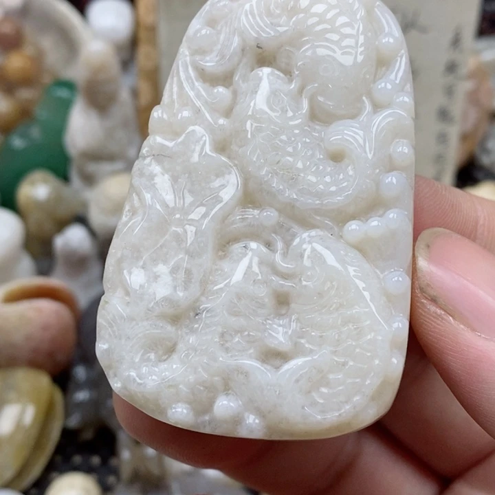 硅化珊瑚（珊瑚玉）未镶嵌颈饰有瑕