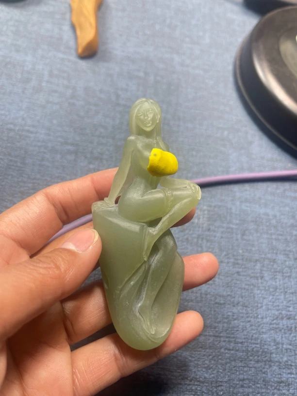 玉美人，和田玉小把件