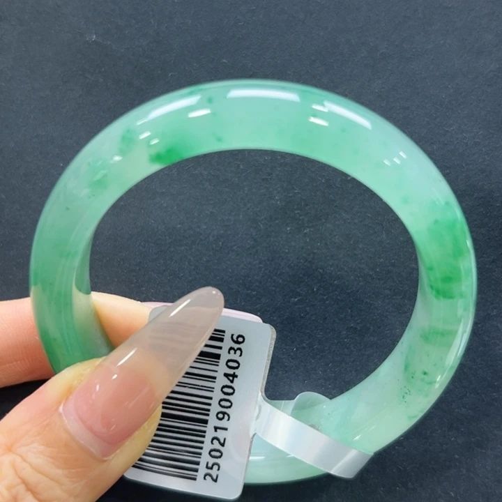 未镶嵌手镯石英质玉