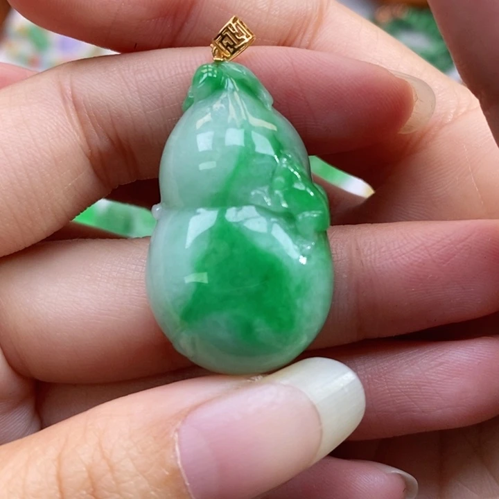 颈饰未镶嵌翡翠吊坠